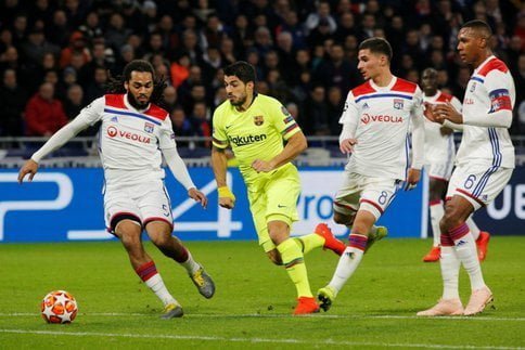 jmg management Denayer-face-a-Suarez jmg football