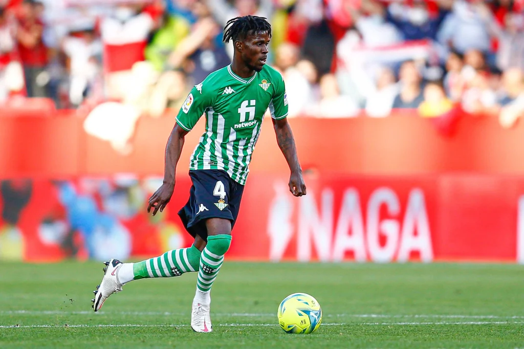 Paul Akouokou academiecien JMG avec le real Betis